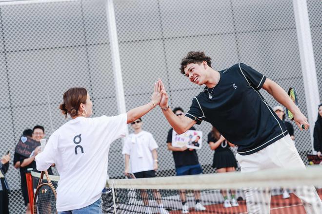 的竞争与互 的竞争与互